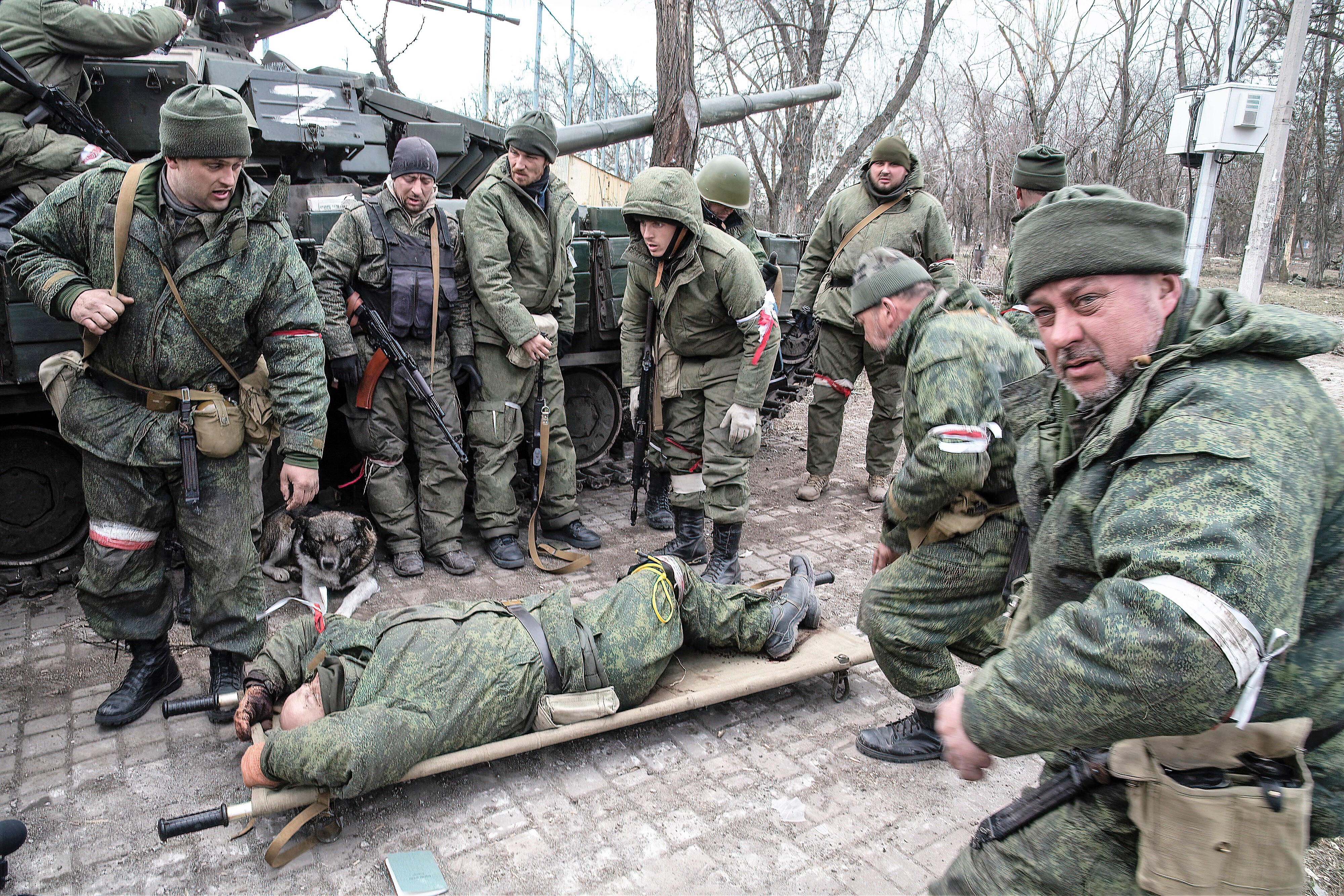 Wie im Mittelalter! Putins Soldaten ohne Socken und mit rostigen Waffen!