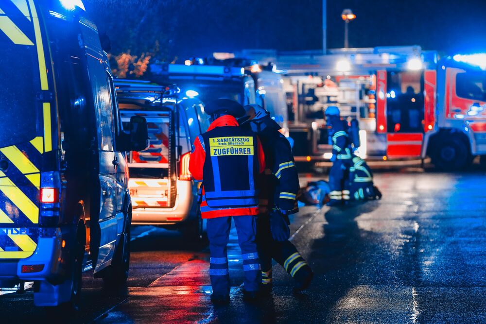 Tödlicher Unfall auf dem Schulweg! Junge Bikerin stirbt nach frontal Crash!