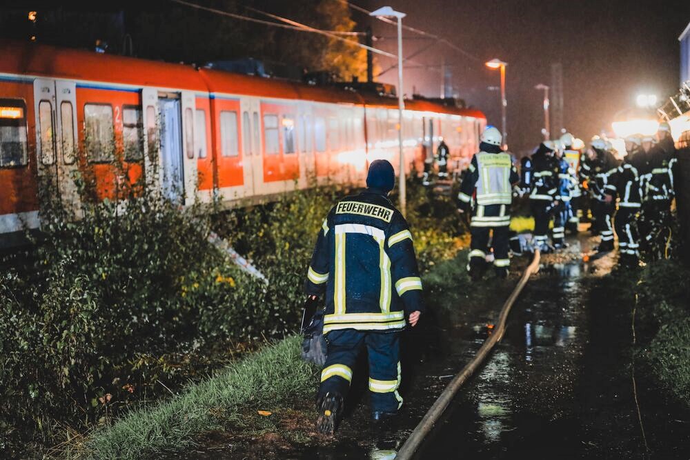Schweres Zugunglück! Wichtige Bahnstrecke bleibt für Wochen gesperrt