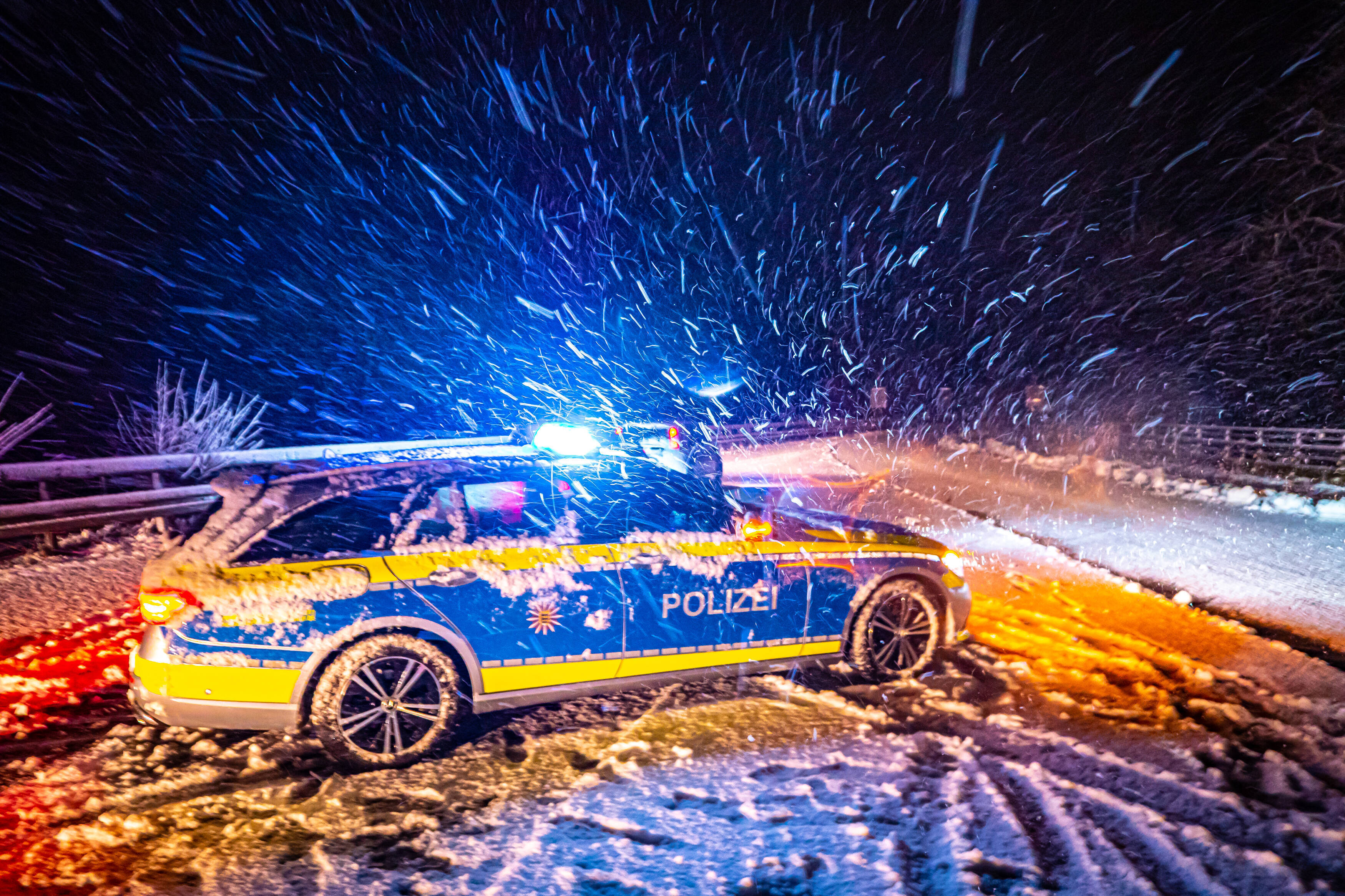 Rentner bleibt mit Auto im Schnee stecken und stirbt! Schockierender Tod in Sachsen-Anhalt
