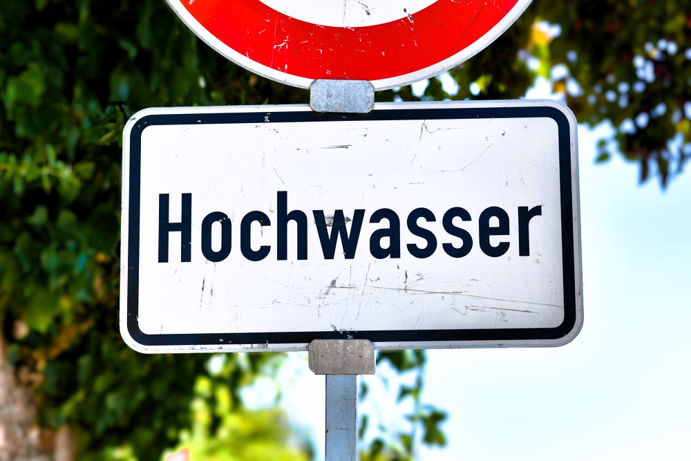 Hochwasser-Warnung! Tief "Lambert" flutet Deutschland - hier kann es kritisch werden