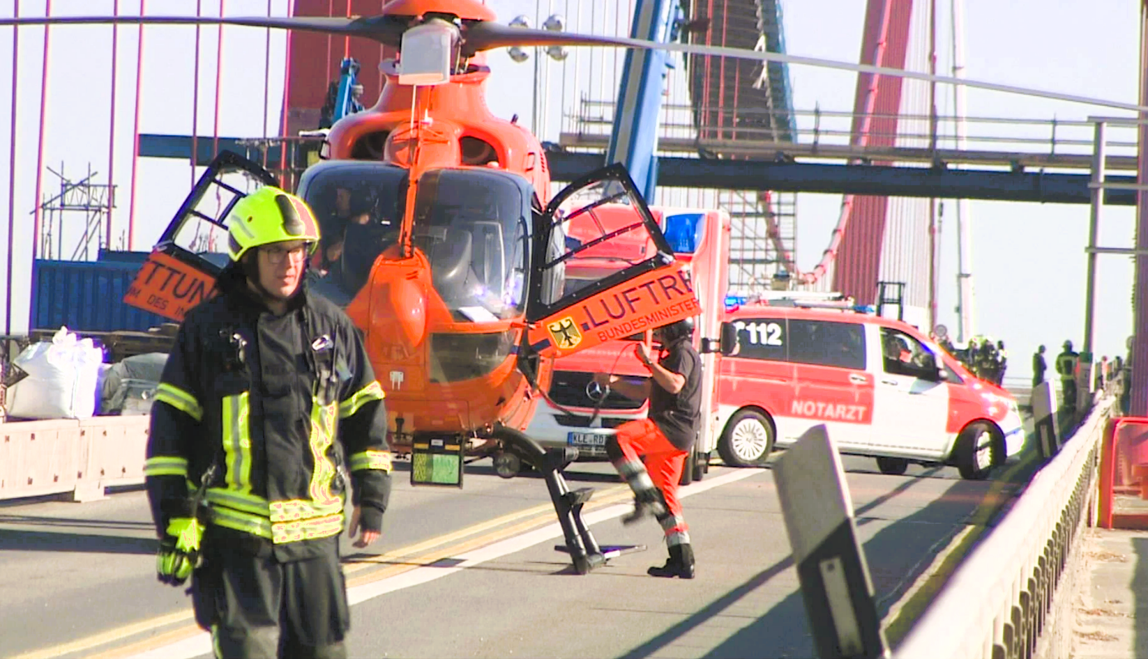 Hubschrauber abgestürzt - Pilot tot geborgen! Tragödie am Himmel