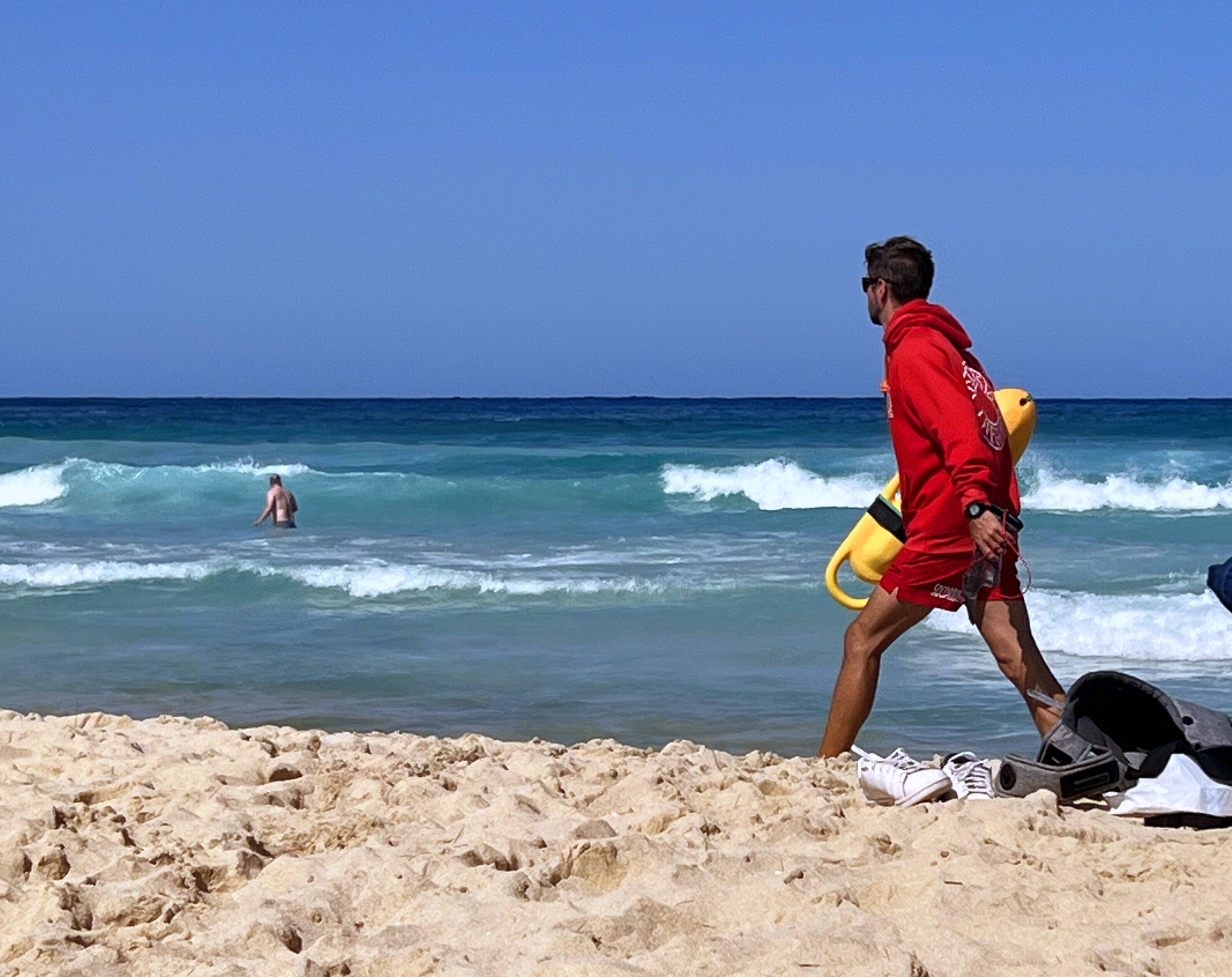 Deutsche Urlauberin ertrinkt auf Mallorca! Tragödie am Strand von Palma