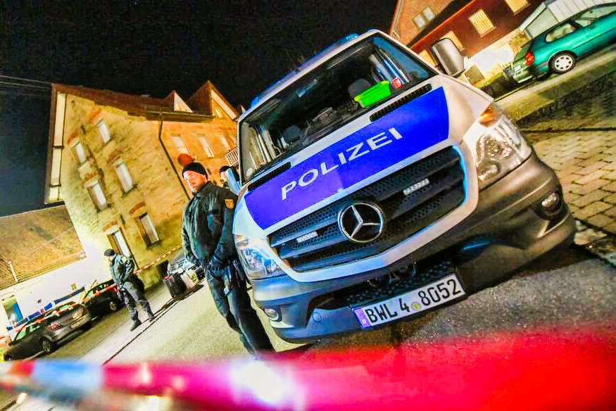 Reichsbürger schießt auf die Polizei! Razzia gerät außer Kontrolle - Beamte werden verletzt!