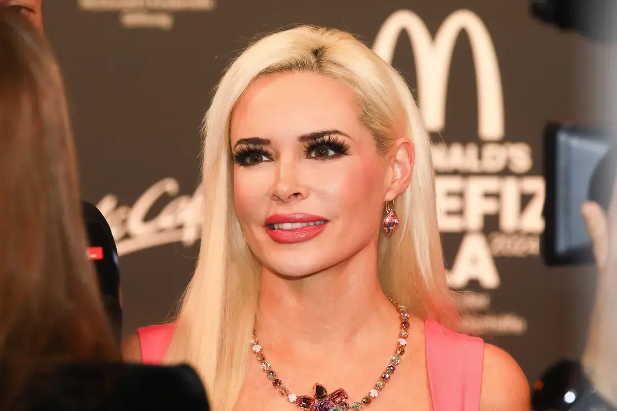 Daniela sticht Jenny? Fitness-Queen lässt Schwester mit Babypfunden allein
