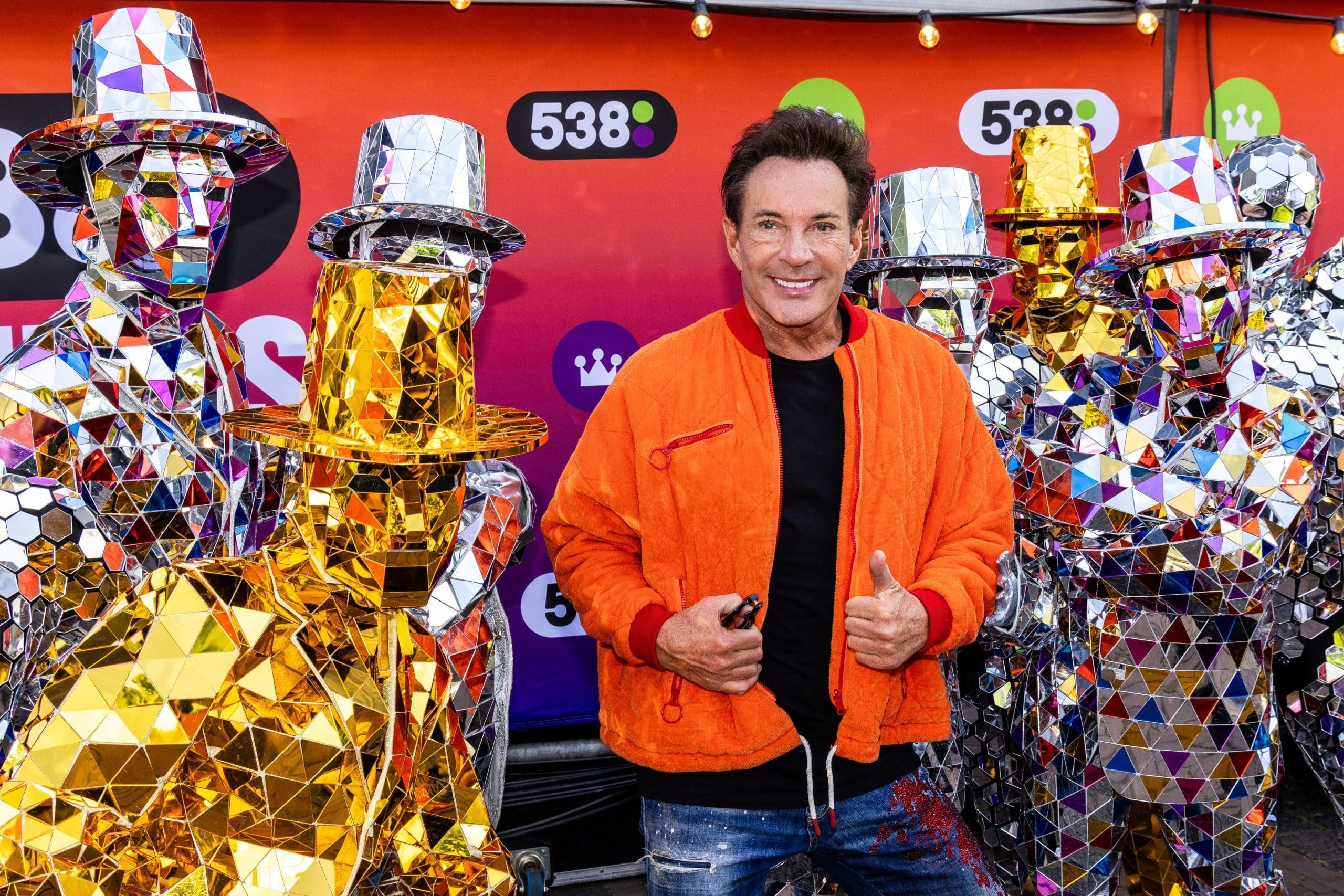 Gerard Joling breekt het stilzwijgen: waarom hij appelsap naar de jongeman gooide