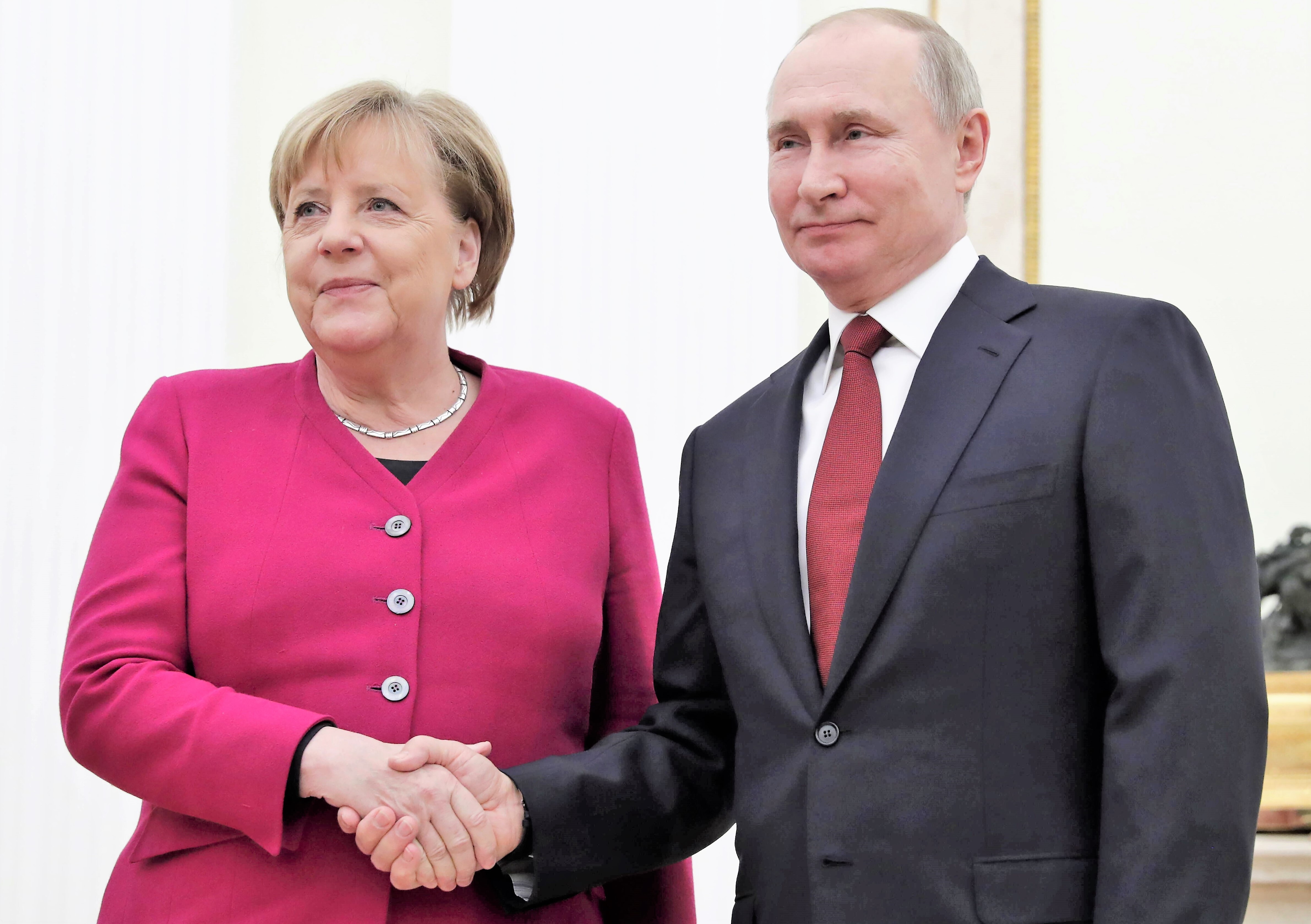 Angela Merkel bricht ihr Schweigen - Sie konnte Putin nicht stoppen!