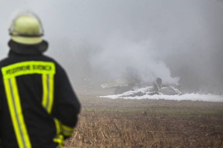Flugzeugabsturz über Deutschland! Tote gemeldet! Rettungskräfte an Absturzstelle eingetroffen!