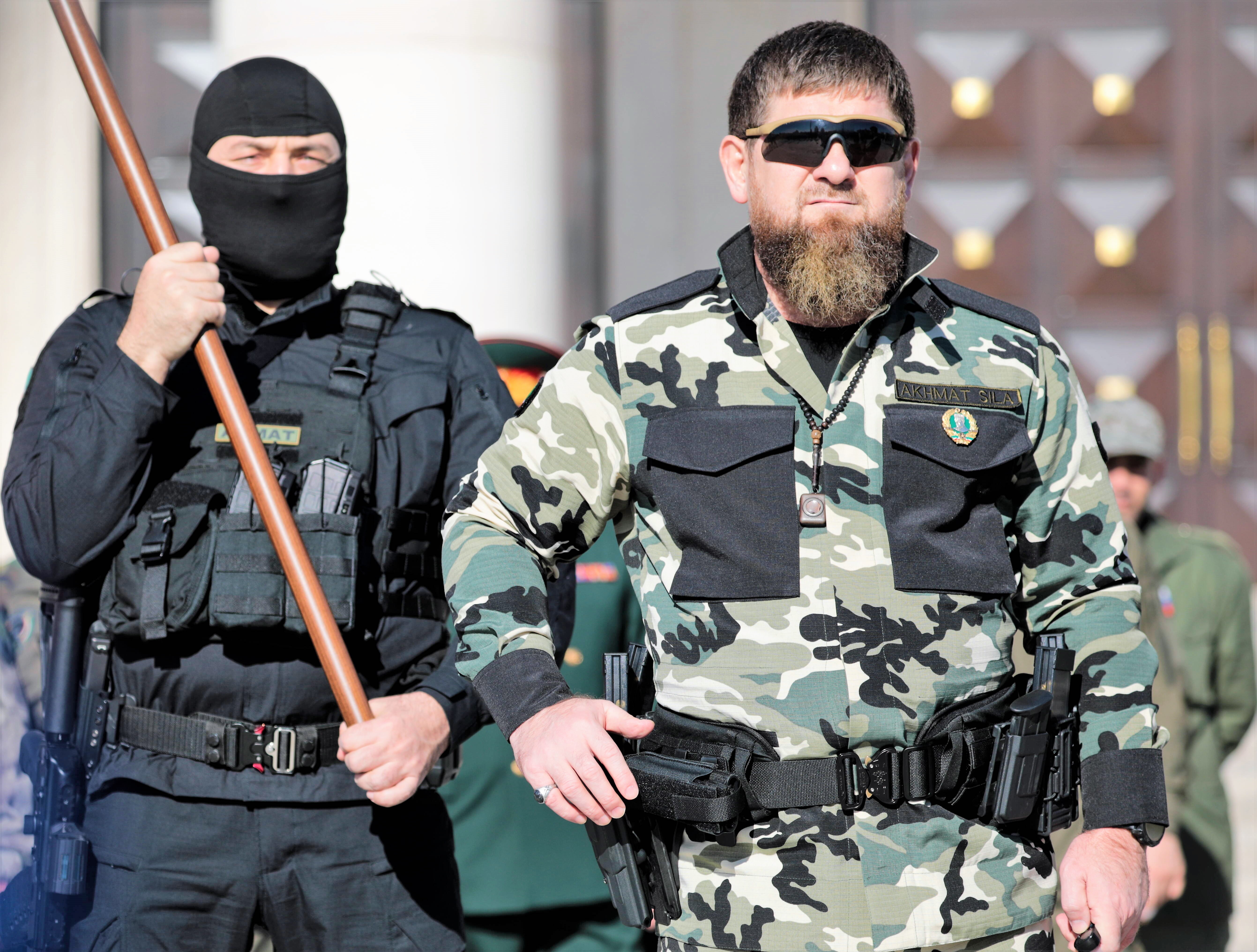 Wie bitte? Tschetschenen bereiten sich auf Krieg gegen Russland vor! Angst vor Überfall durch Putin