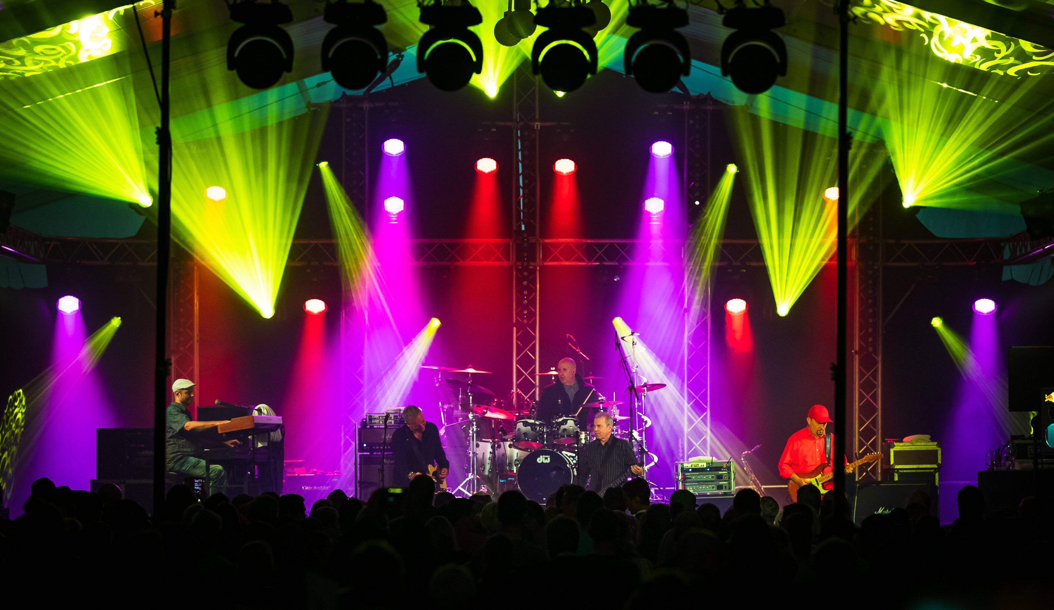 Schüsse auf Open-Air Konzert! 2 Todesopfer und mehrere Verletzte bestätigt!