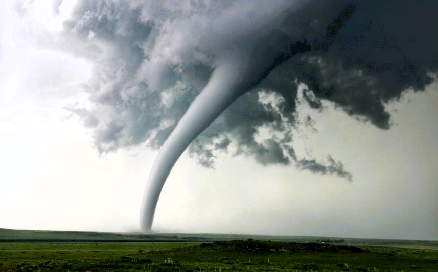 Aktualisierte Tornado-Warnung für Deutschland! Hitzeblase bringt schwere Gewitter und Katwarn-Lage!