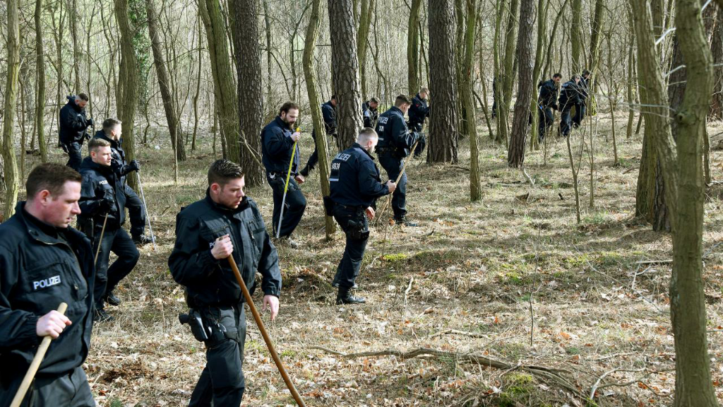 Junge (6) tot aufgefunden - er lag im Gebüsch! Polizei geht von Verbrechen aus