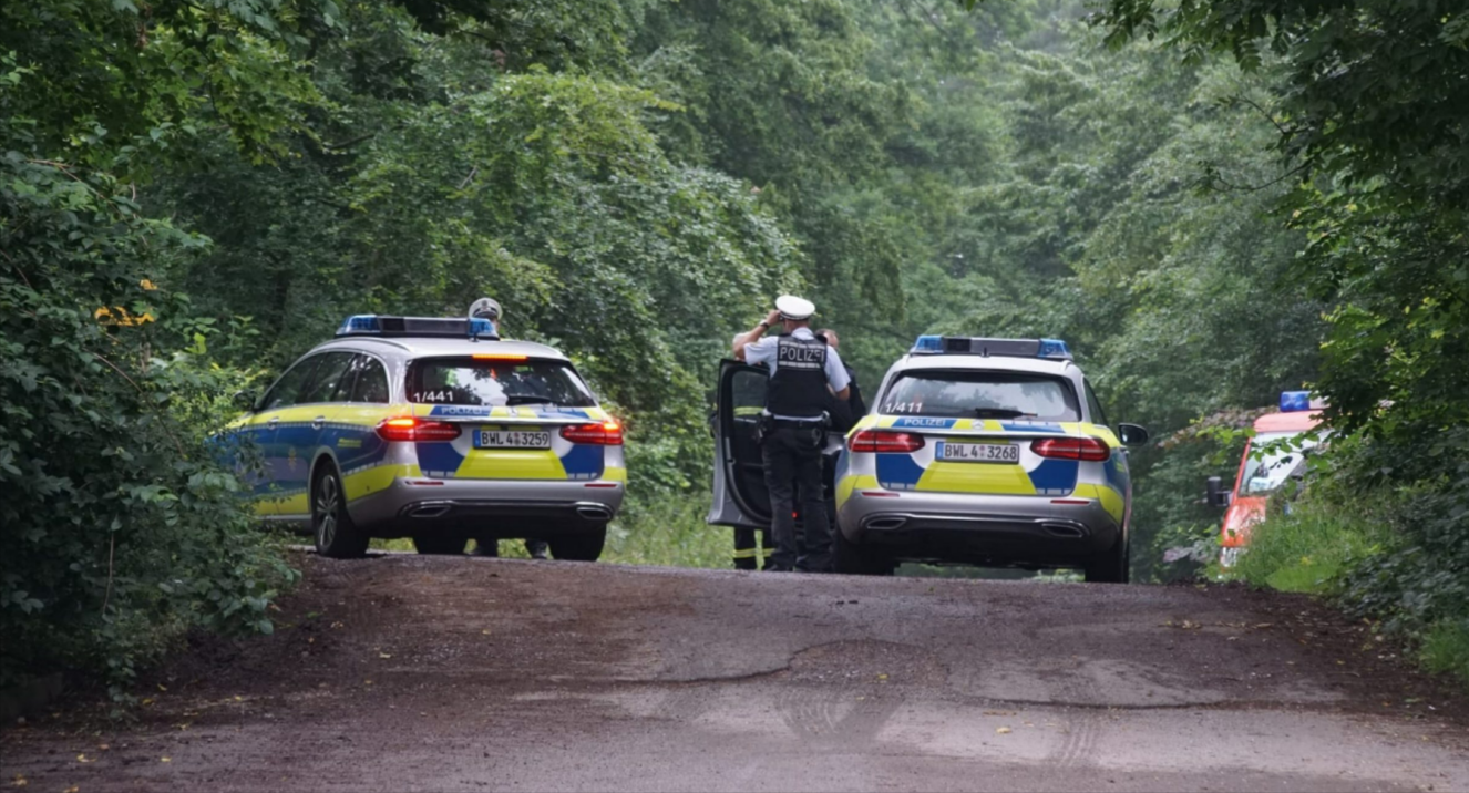 Leiche in Auto gefunden! Schreckliche Blutat in Cloppenburg - Mann tötet offenbar Ehefrau und dann sich selbst