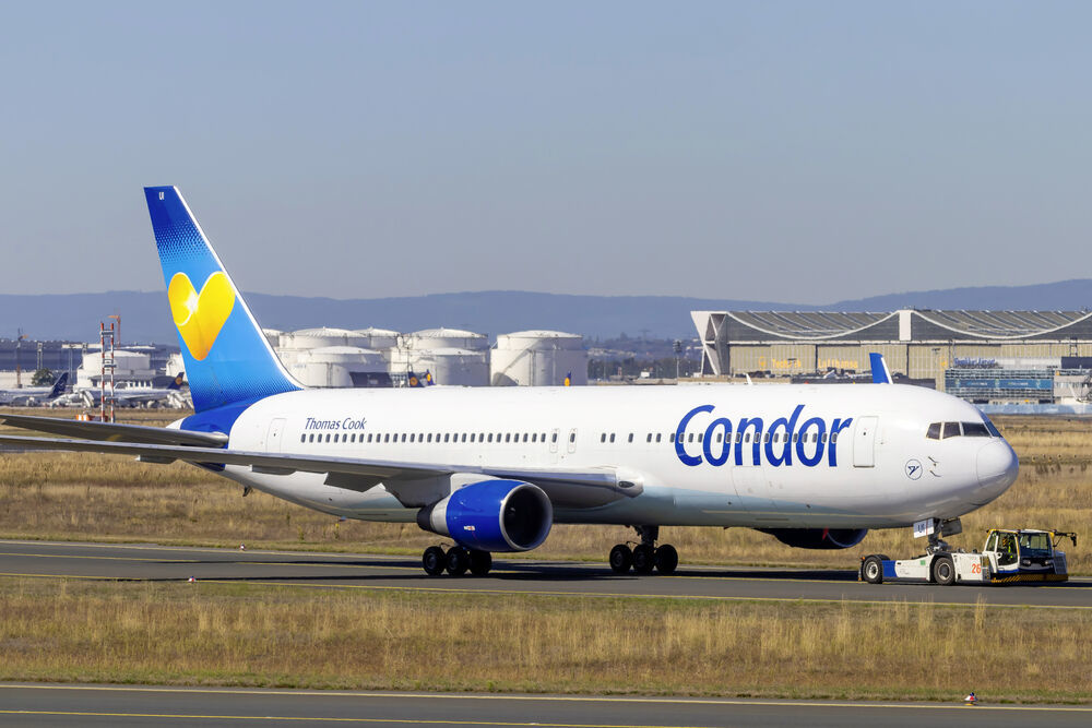 Tot nach Kreuzfahrt! Todes-Drama in Condor-Flugzeug - Passagier stirbt nach medizinischem Notfall!