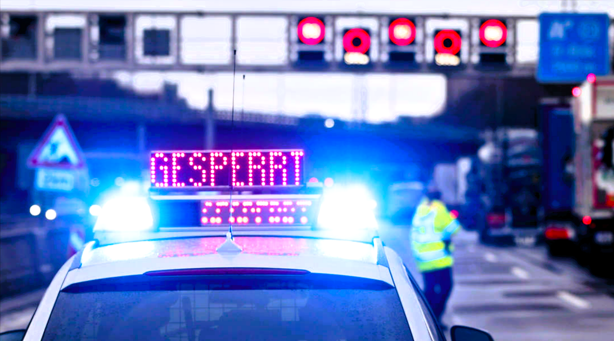 Bürger besorgt! 7 Polizeihubschrauber über Berlin! Formationsflug von Polizeihubschraubern lässt Anwohner aufschrecken!