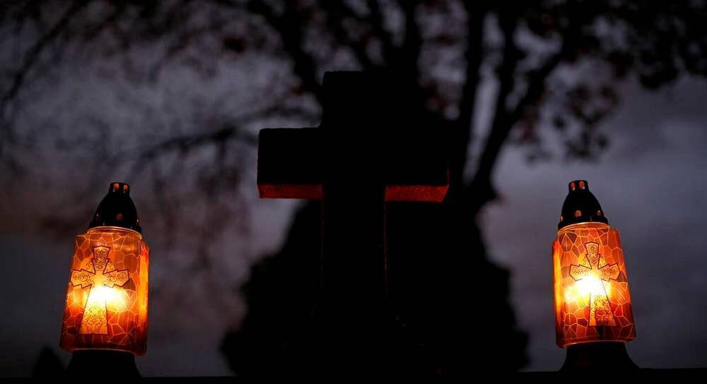 Keine Beerdigungen mehr! Deutscher Ortschaft sperrt Friedhof: Der Grund ist makaber